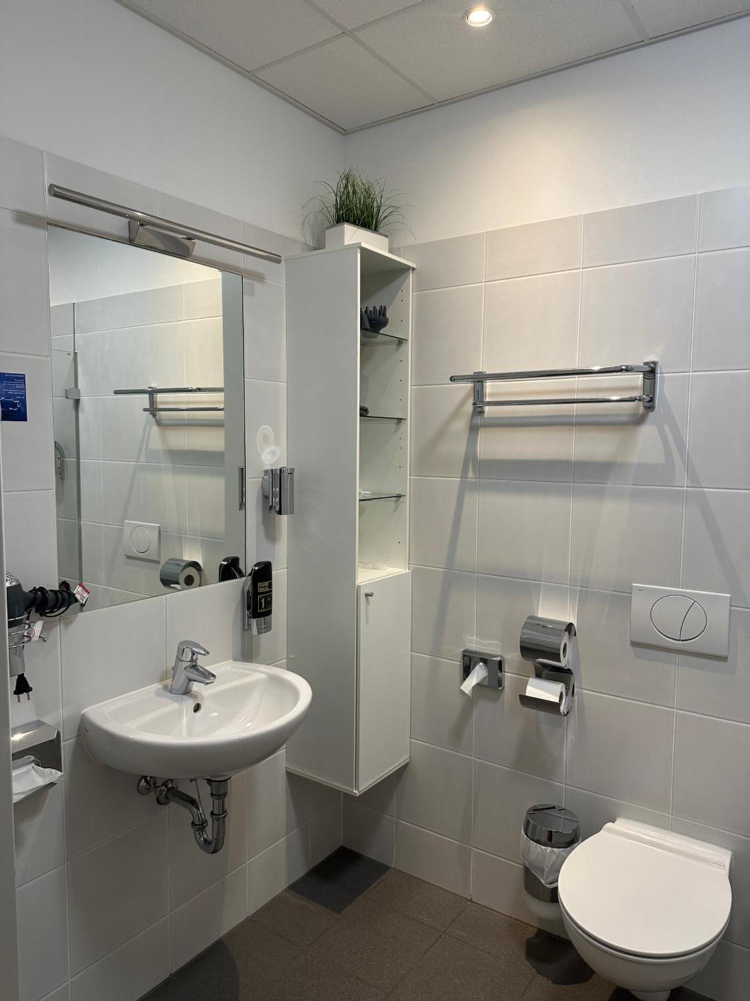 Hotel Efcannos Vechelde Bagian luar foto